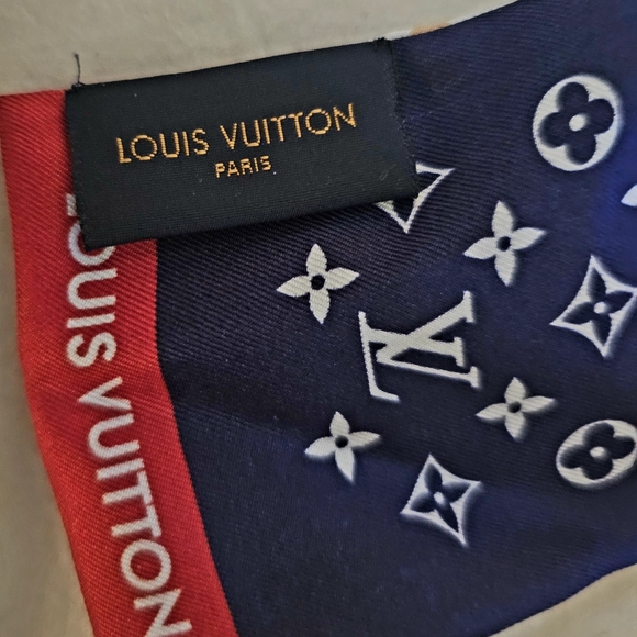 Louis Vuitton All The Straps 2021 Bandeau Silk Scarf - Picture 7 of 9